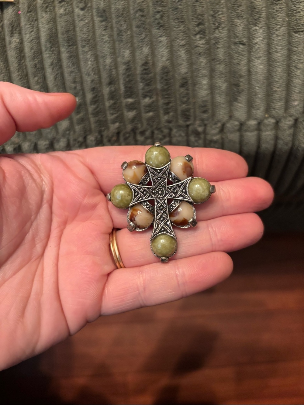 Vintage Miracle signed silver tone faux agate Celtic cross brooch/ pendant